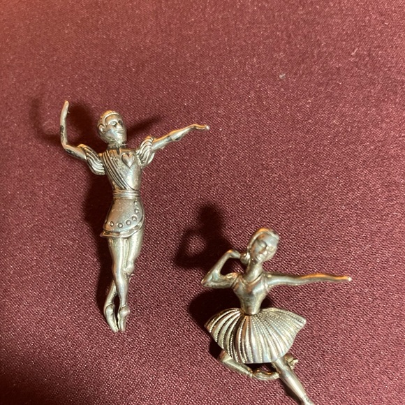 Jewelry - A set of ballet dancer pins. Vintage from 1950s or 60’s.